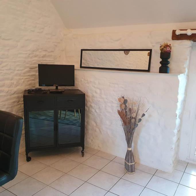 Studio Nid Cosy Avec Piscine Bonnemain Exterior photo